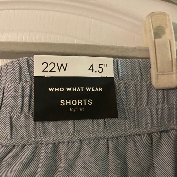 NWT who what wear high rise shorts. Jean look with ruffle at bottom hem/ pockets - Picture 4 of 5